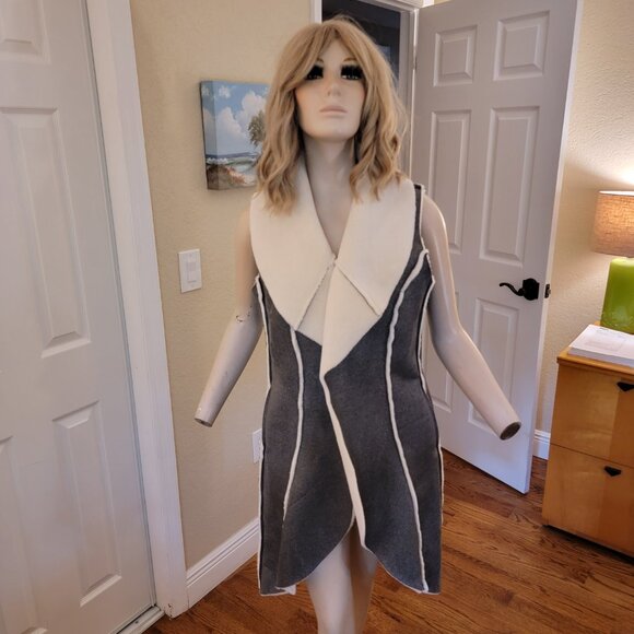 Cremieux Faux Sherpa Grey and Ivory Vest Jacket Size M Medium EXC - Picture 3 of 10